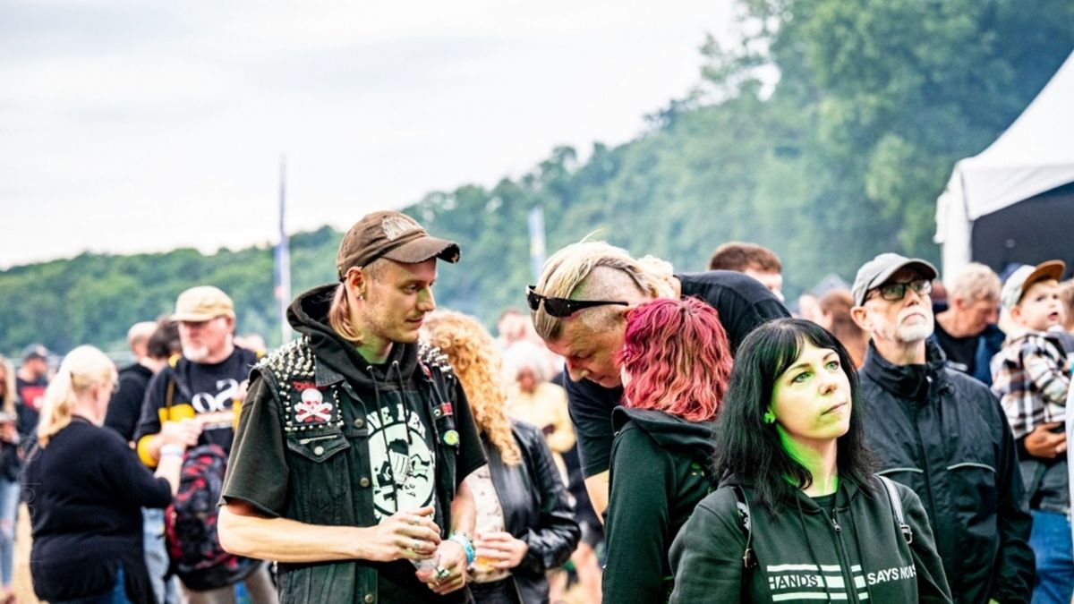 Pratsj op terrein Conincxpop : houtsnippers van Pinkpop brengen uitkomst