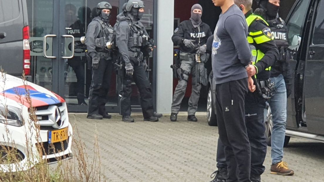 Een van de aangehouden Mexicanen, die tot de 'koks' van het crystal meth-lab zou behoren.