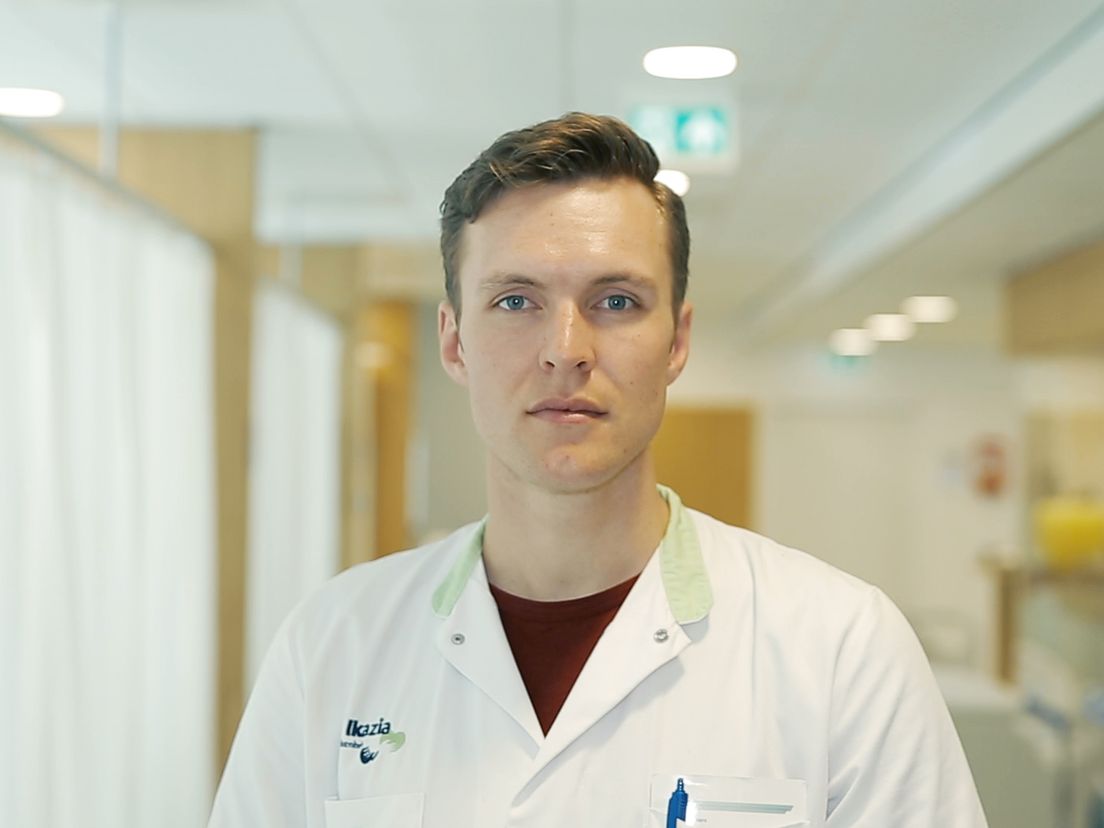 IC-zaalarts Jesse Slop: 'Soms kies ik er voor om niet bij het overlijden van een patiënt te zijn'
