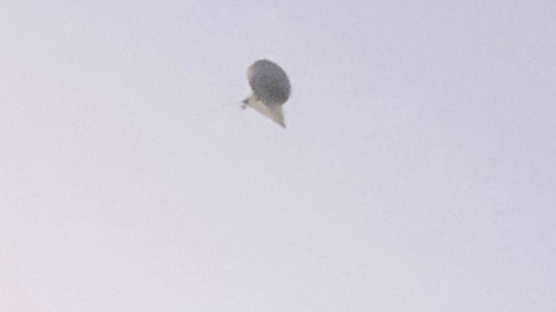 De geheimzinnige luchtballon boven Arnhem (ingezonden foto)