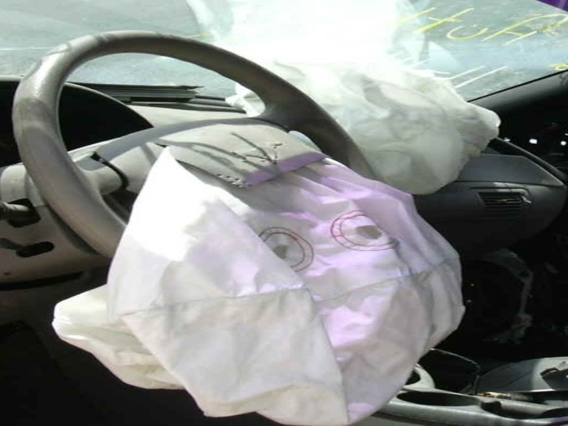 Niet coke, maar talk van de ontploffende airbag was de witte poeder die een getuige zag, zegt de advocaat van de verdachte