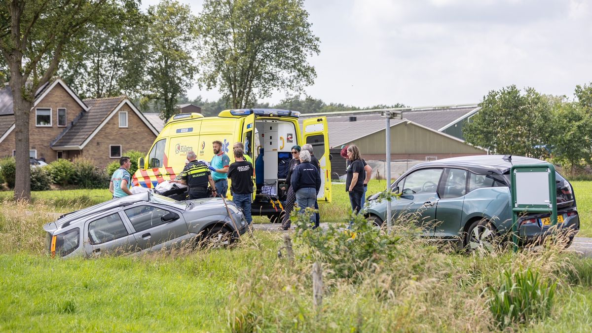 112-nieuws 22 juni: Auto slaat over de kop en belandt in greppel bij Blesdijke