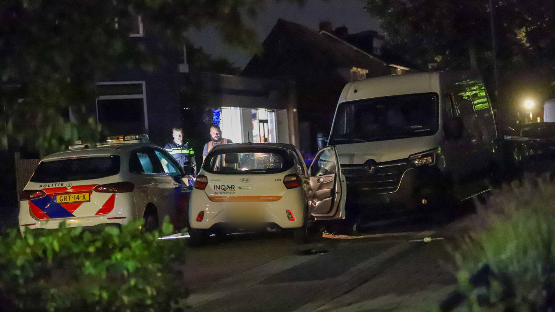 Achtervolging huurauto eindigt in 3 aanhoudingen