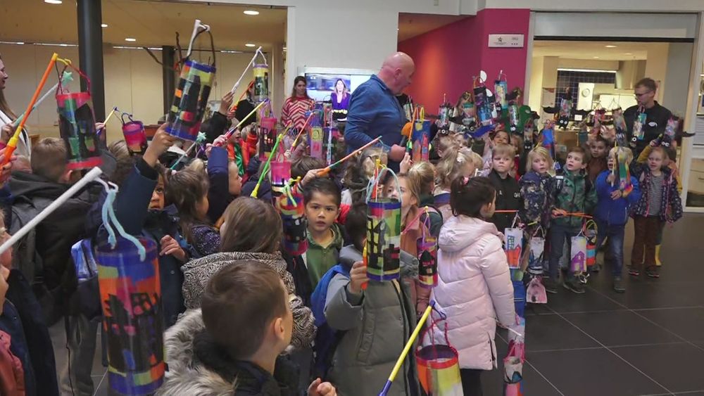 Sint-Maarten lopen, mét klassieke voederbiet, gebeurt in Groningen al