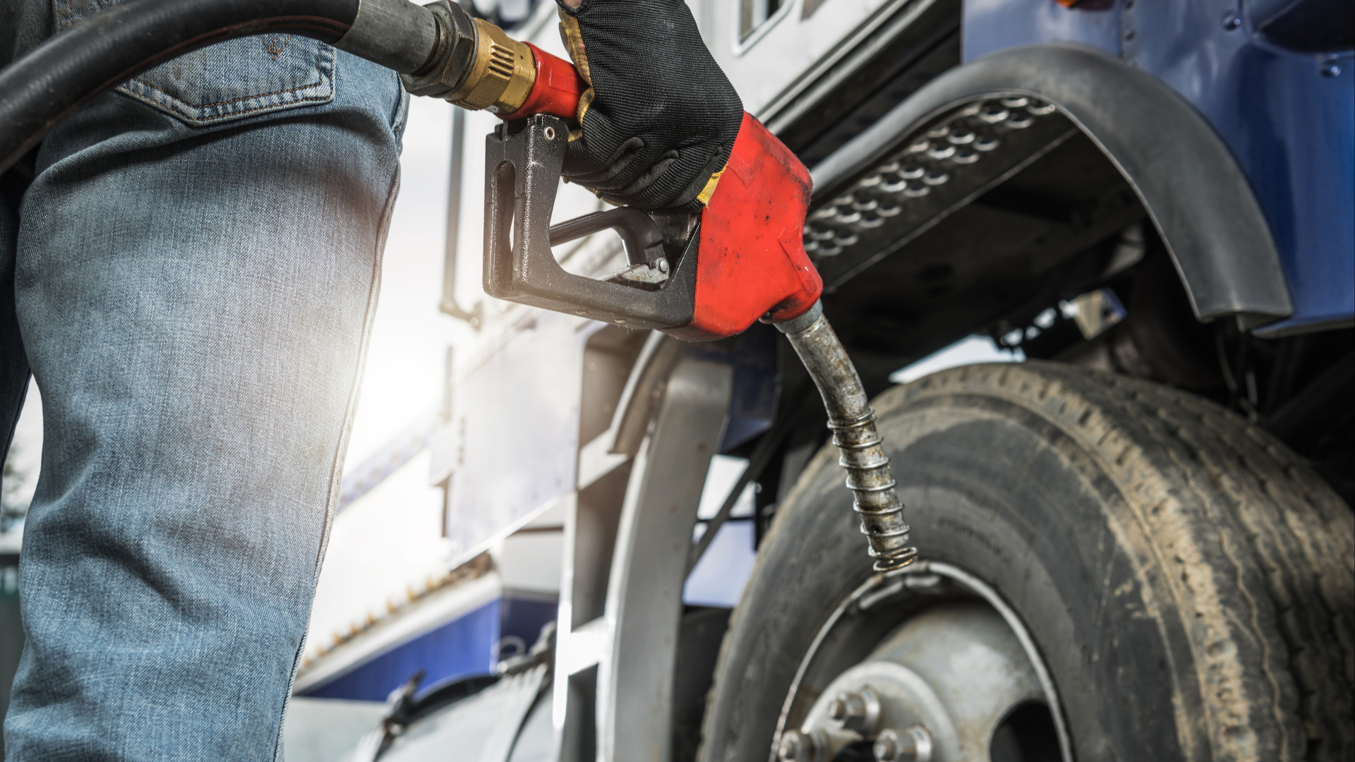 Als gevolg van de oorlog in het Midden-Oosten zijn de brandstofkosten enorm toegenomen