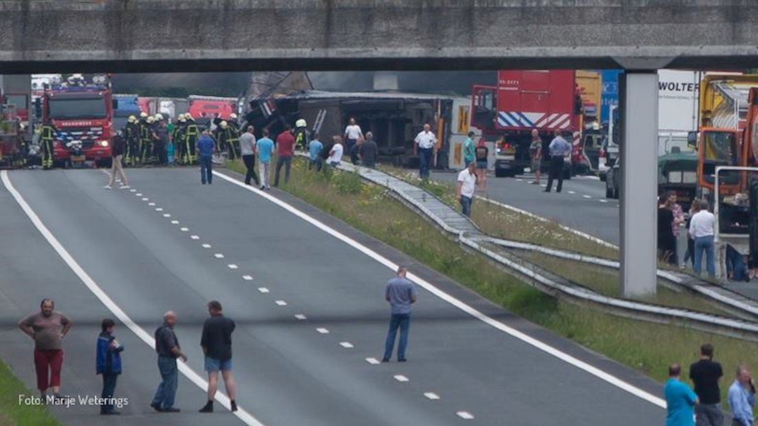 Veel hulpverleners bij ongeluk A1