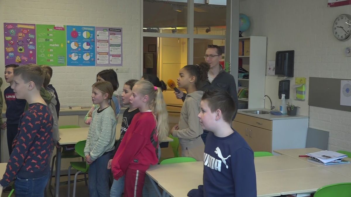 Kinderen in Zuidhorn maken kennis met het Gronings: 'Moi!' - RTV Noord