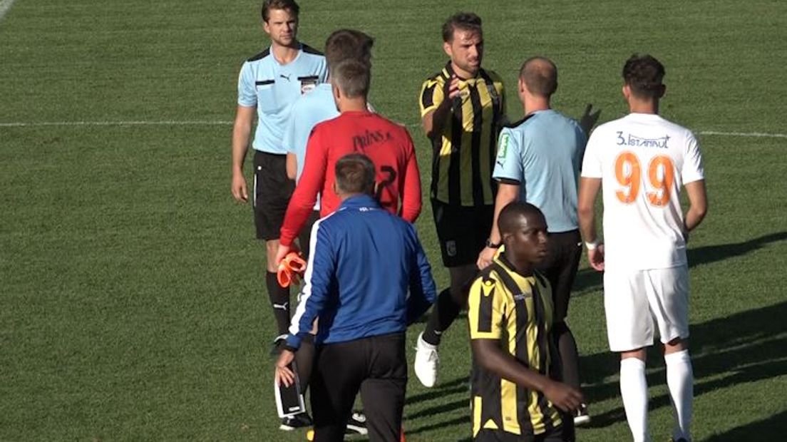 Vitesse speelde zaterdagavond de oefenwedstrijd tegen Istanbul Basaksehir met 1-1 gelijk. De Arnhemmers speelden behoorlijk, zo zagen ook aanvoerder Guram Kashia en trainer Henk Fraser.