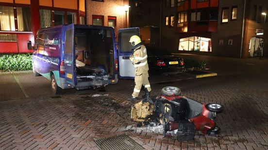 Scootmobiel in brand • grote kettingbotsing.