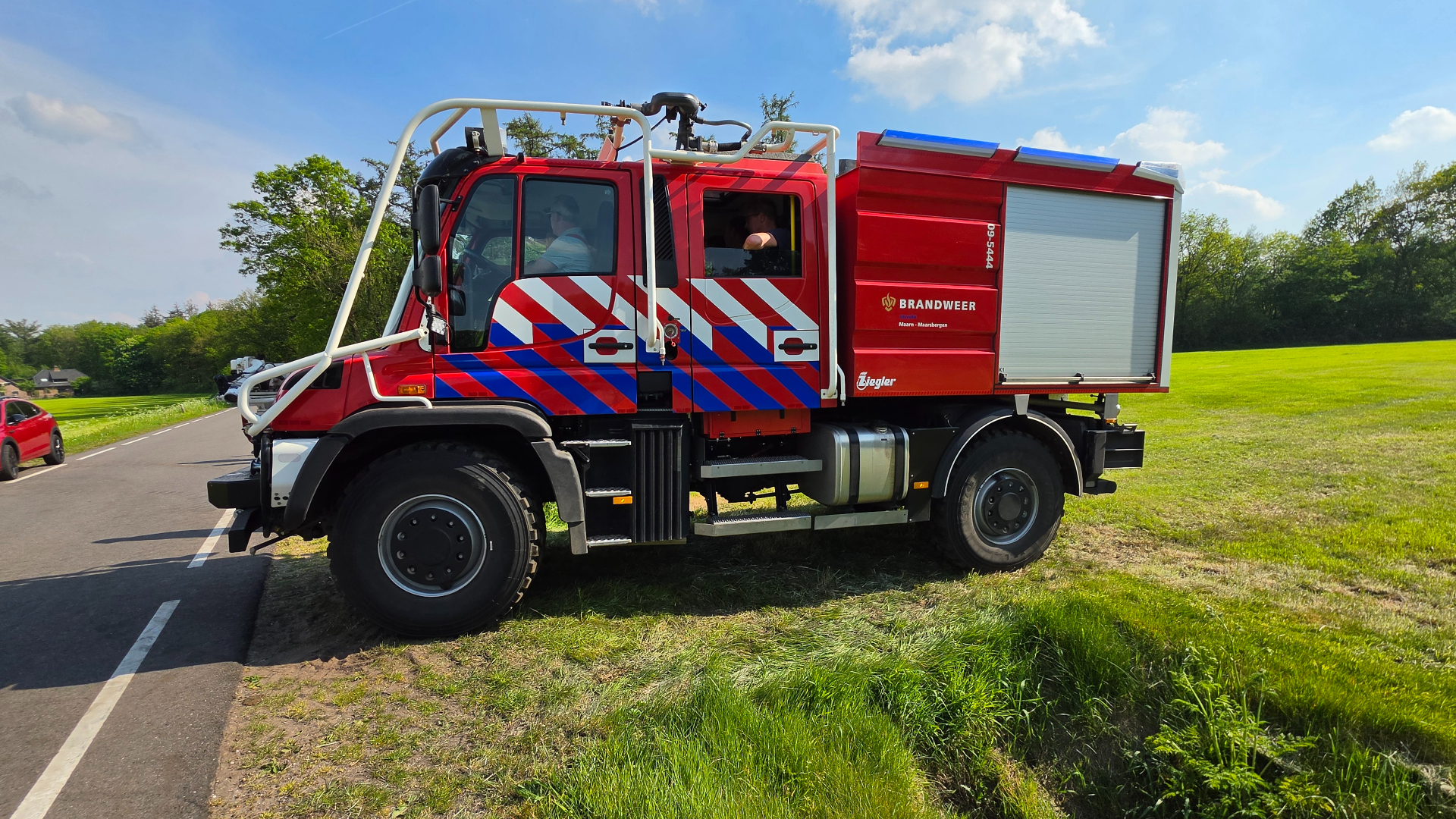 Brand in Woudenberg geblust, onzeker of natuurbrandrisico hoog blijft na regen