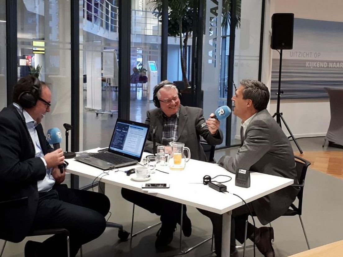 Ruud de Boer en co-host Hans Hulswit interviewen burgemeester Aart-Jan Moerkerke van Papendrecht