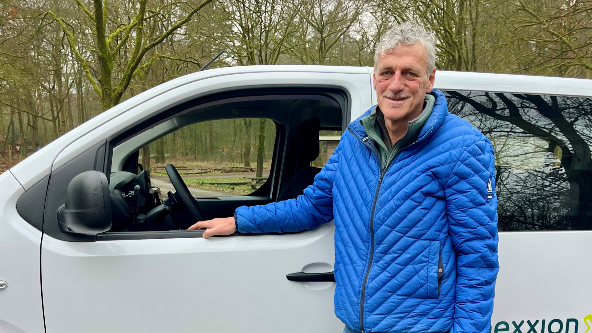 Raadslid Kees (63) ploeterde door dikke dossiers over leerlingenvervoer en besloot toen: ik ga zelf 