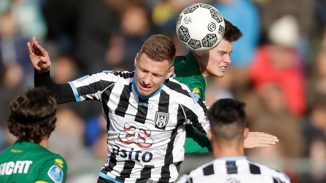 Bakker in duel met Heracles-aanvaller 