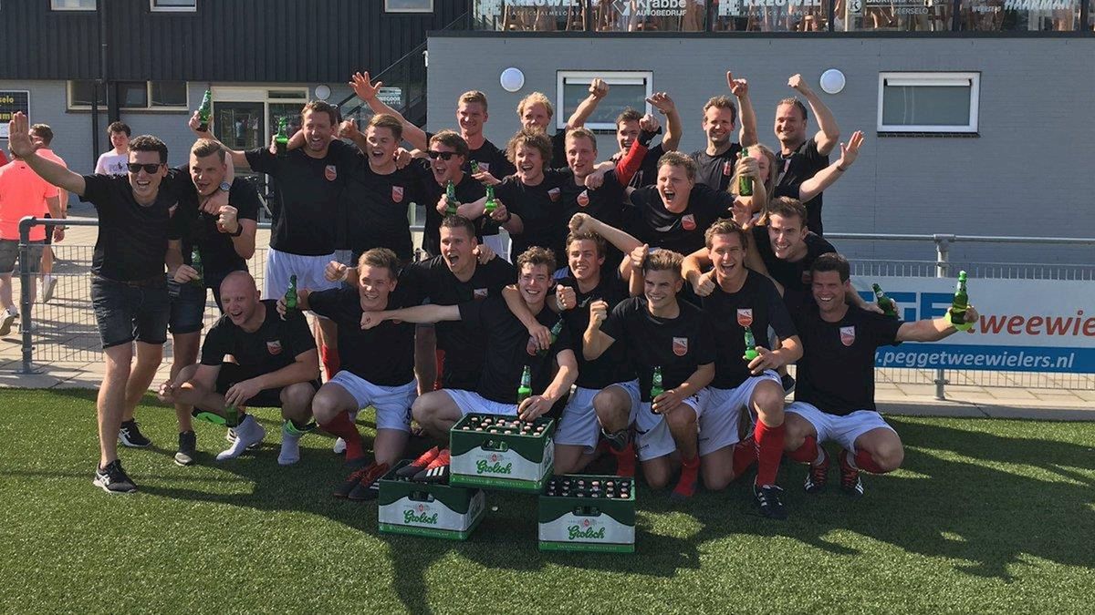 Fleringen viert promotiefeest na zege op Zenderen Vooruit na strafschoppen