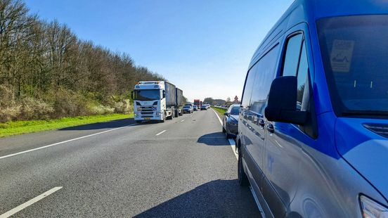 File op A28 bij Beilen na ongeluk. File op A28 bij Beilen na ongeluk.
