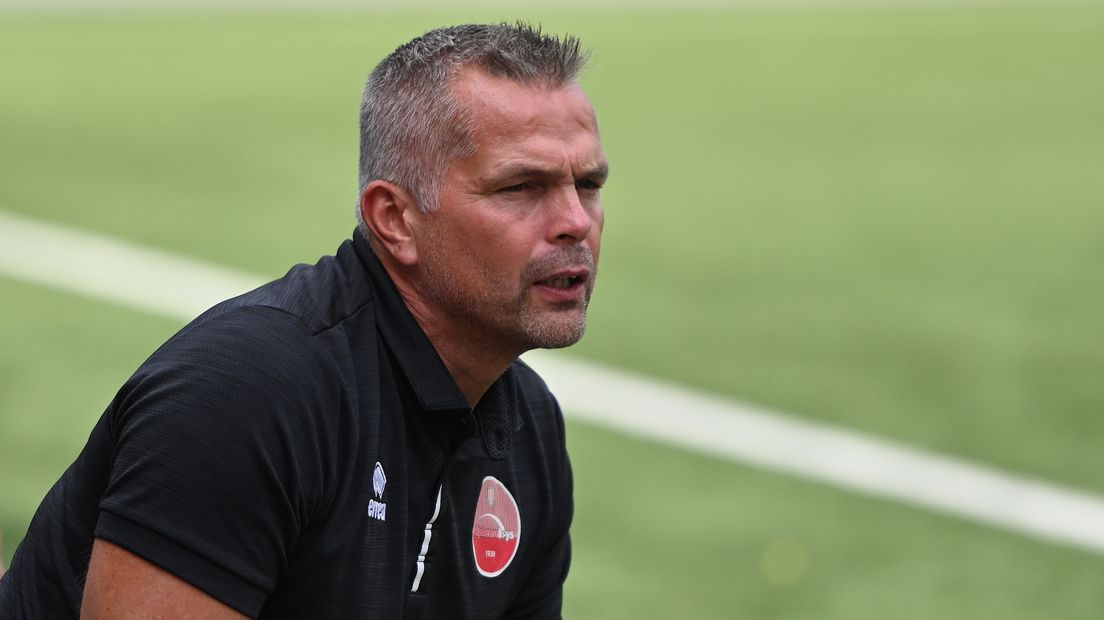 Remco Tuinenburg als trainer van Alphense Boys