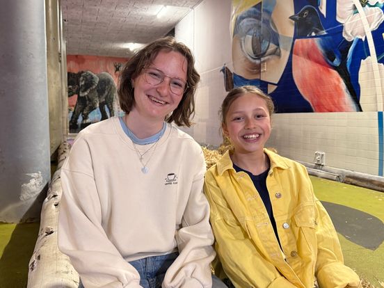 Femke (18) en Felien (12) brengen geheim van onderduikers in oude olifantenstal tot leven