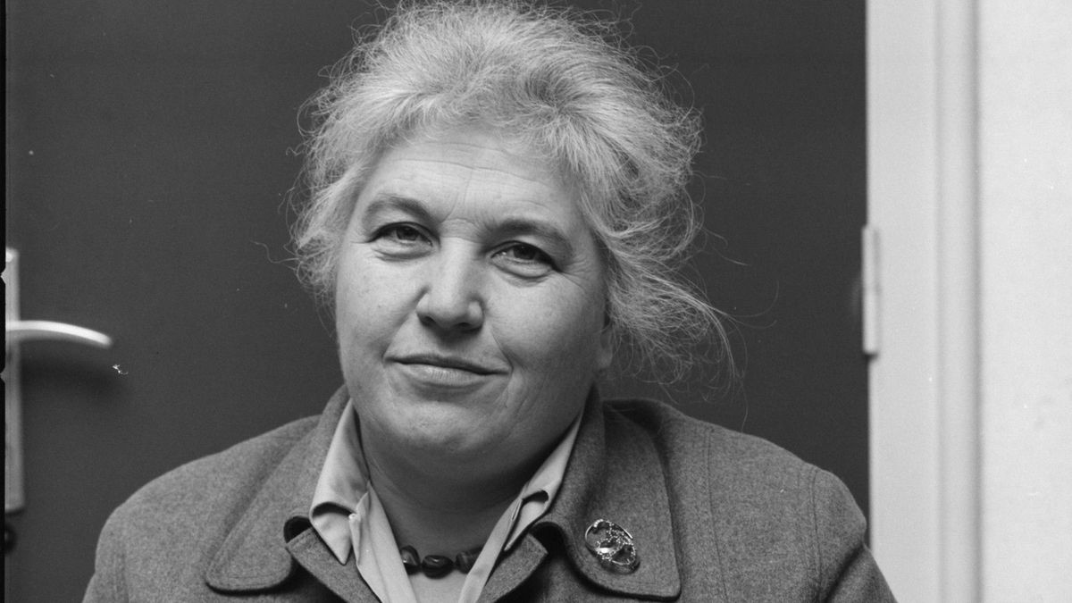 Eerste vrouwelijke wethouder (91) Den Haag overleden - Omroep West