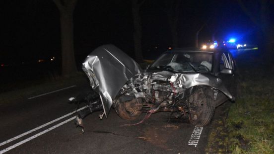 112 nieuws: automobilist gewond bij ongeval in Oldemarkt | Ravage bij aanrijding N50. 112 nieuws: automobilist gewond bij ongeval in Oldemarkt | Ravage bij aanrijding N50.