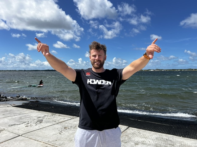 800 kilometer in 24 uur: windsurfer Bob is begonnen aan wereldrecordpoging