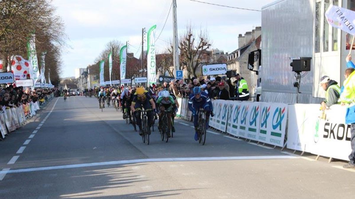 Coen Vermeltfoort uit Schuinesloot tweede in derde etappe Ronde van Normandië