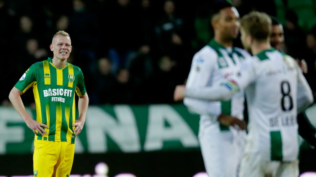 Tom Beugelsdijk baalt na de 2-1 tijdens FC Groningen - ADO. 