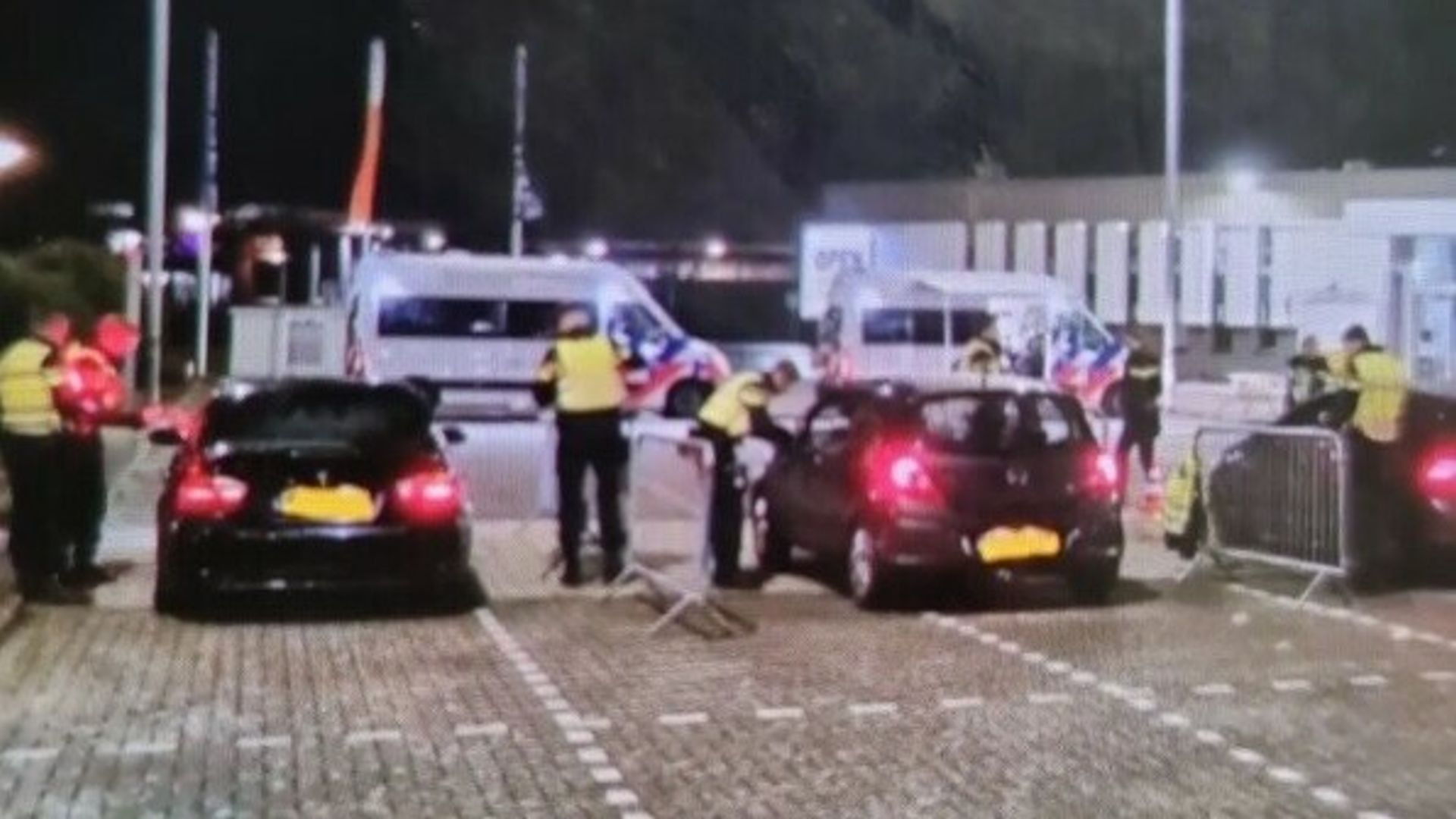 Grote Verkeerscontrole In Vlissingen Levert Boetes, Geld En Drugs Op ...