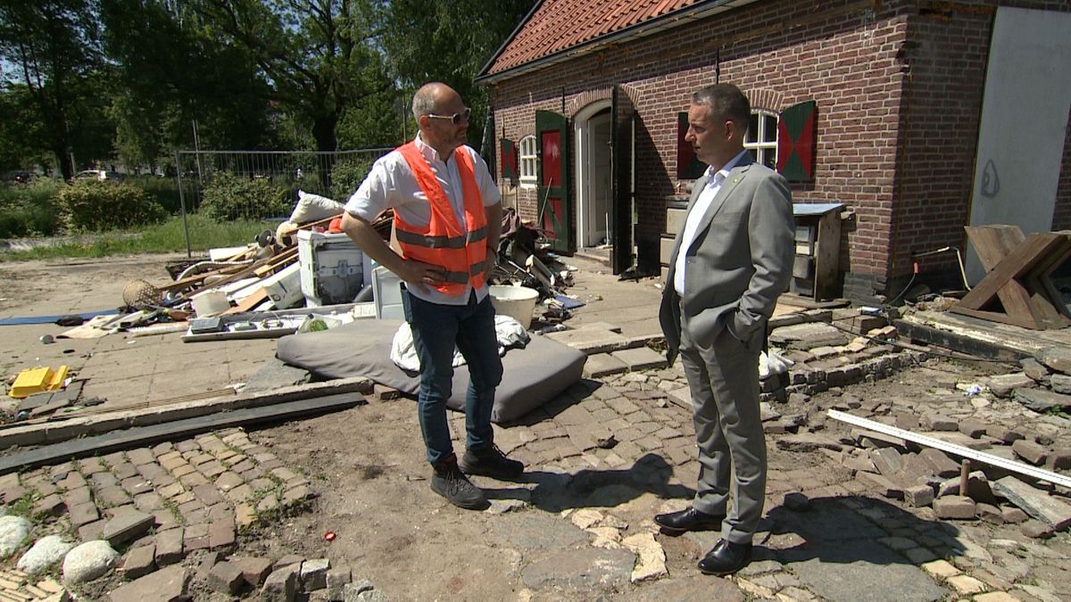 Bewoners Moerwijk willen vervallen boerderij naast station nieuw leven inblazen