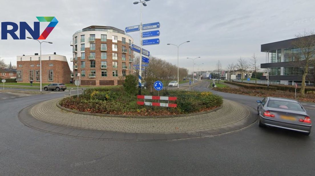 Rotonde Van Heemstraweg - Scharrenburg - Raadhuisstraat, nu nog zonder sponsoring