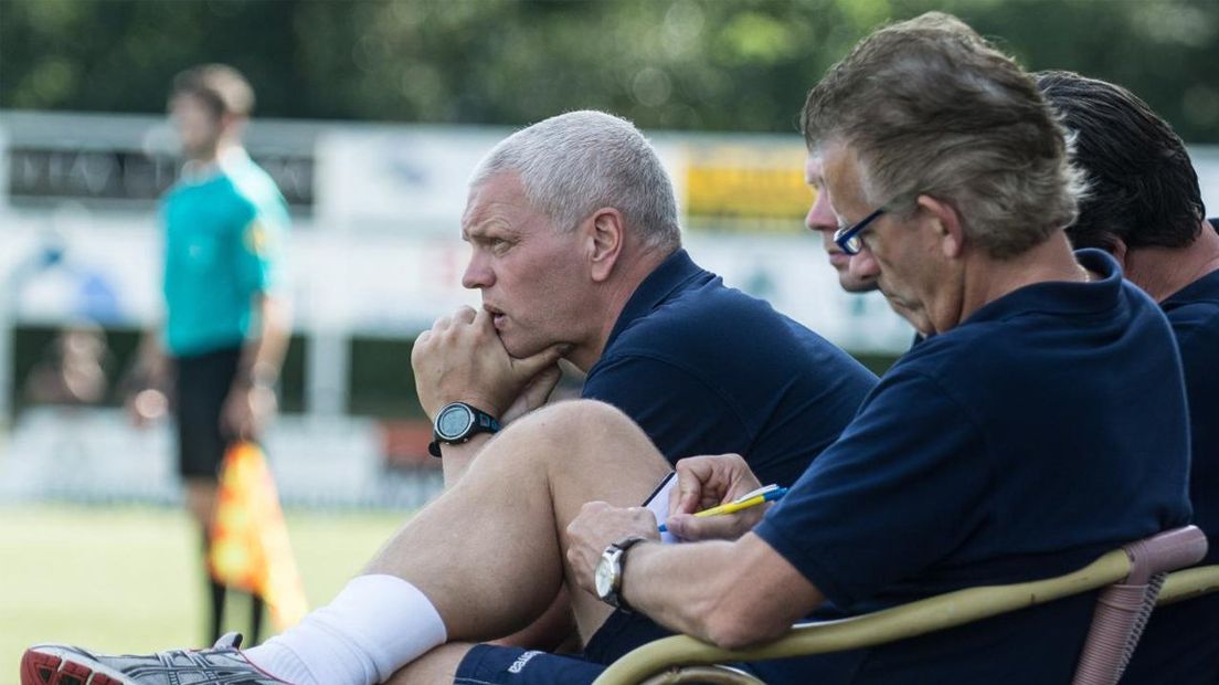 Rijnsburgse Boys-coach Pieter Mulders 