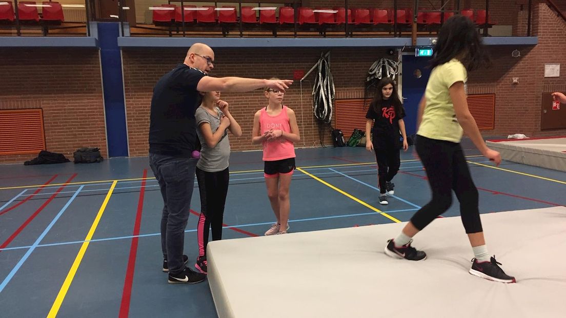 "Tijdens de gymles met 44 kinderen sta je altijd aan".