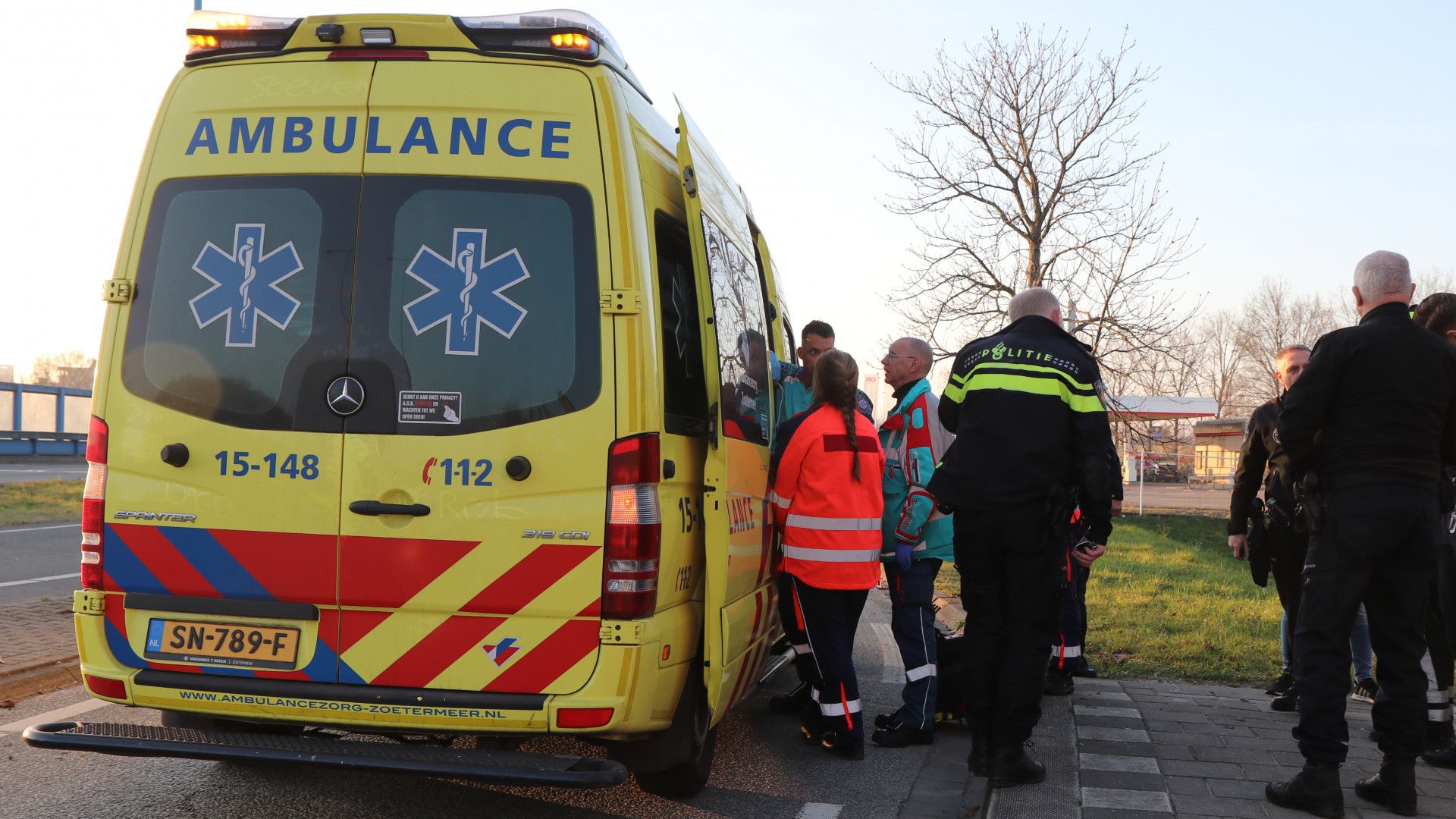 Man Overleden Na Botsing Tussen Twee Fietsers - Omroep West