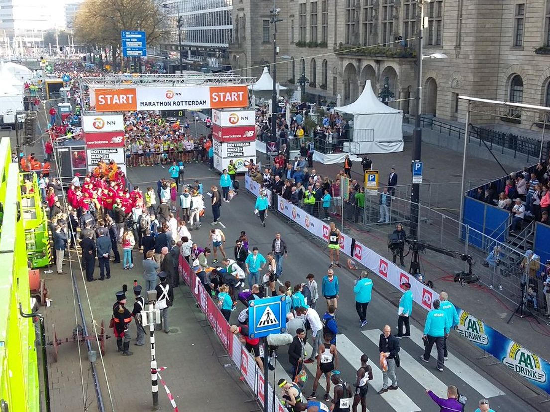 De start van de Marathon Rotterdam 2017.