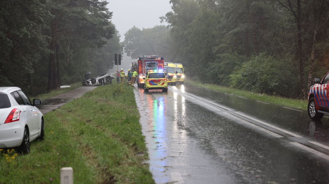 Hulpdiensten bij het ongeval op de N309.