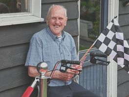 Voormalig kortebaanschaatser Boele de Vries (96) uit Rolde overleden