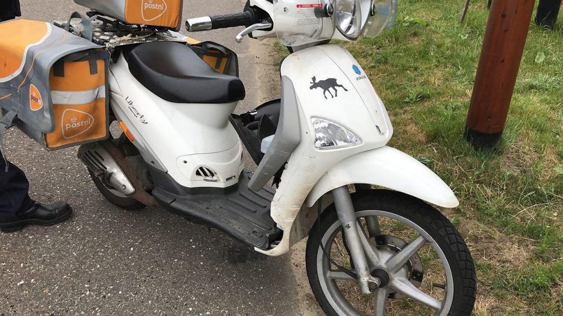 Postbezorger aangereden in Almelo
