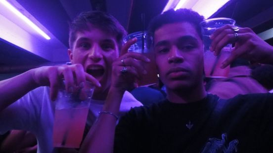 Deze jongeren laten het nachtleven links liggen: ‘100 euro voor avondje uit is te veel’