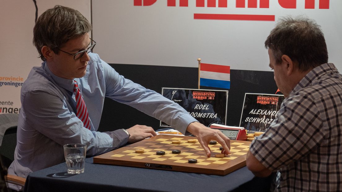 Roel Boomstra en de Rus Alexander Schwarzman nemen het tegen elkaar op (Rechten: Fred van Os / RTV Drenthe)