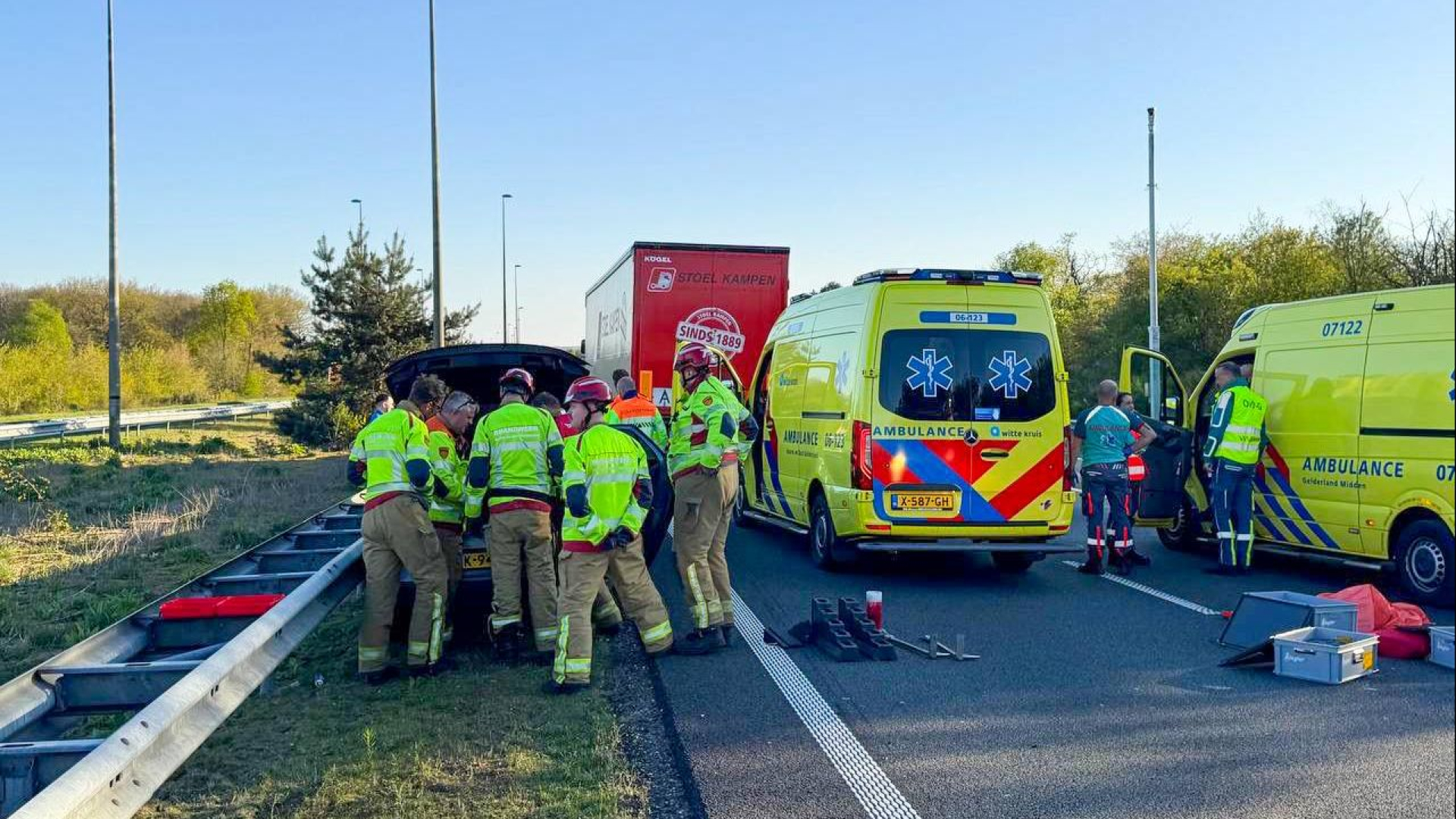 Automobilist zwaargewond bij ernstig ongeluk op A50