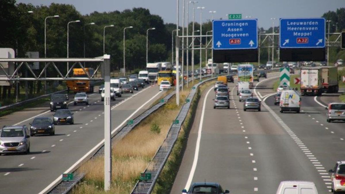 Verkeershinder op A28 en A32 na ongeluk bij knooppunt Lankhorst