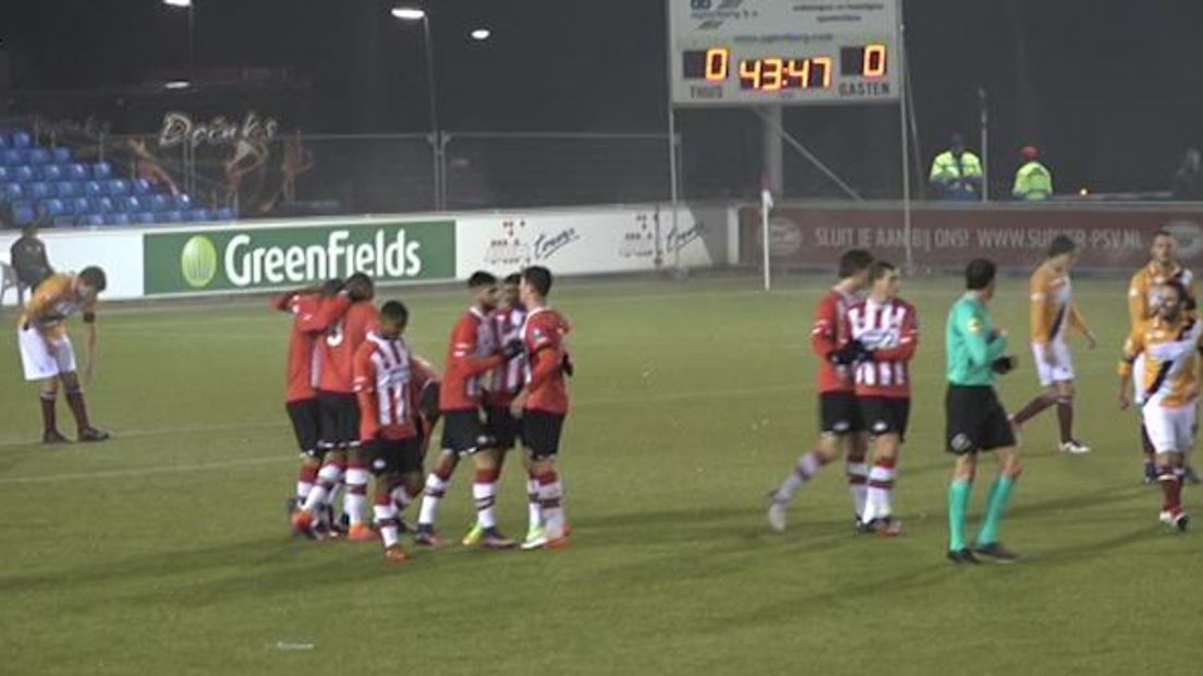 Achilles'29 heeft vrijdagavond geen 'boter bij de vis' kunnen doen, zoals trainer Eric Meijers dat graag wilde. Na een redelijk saaie eerste helft met weinig kansen voor beide ploegen verloren de Groesbekers opnieuw. Ditmaal met harde cijfers: 4-0.