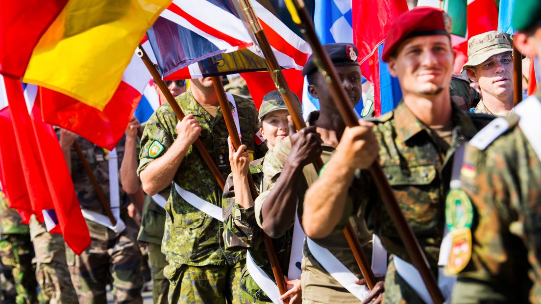 Militairen tijdens de Nijmeegse Vierdaagse.