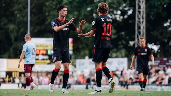 Hattrick Lammers bij oefenzege FC Twente | GA Eagles ruim langs Vitesse Home