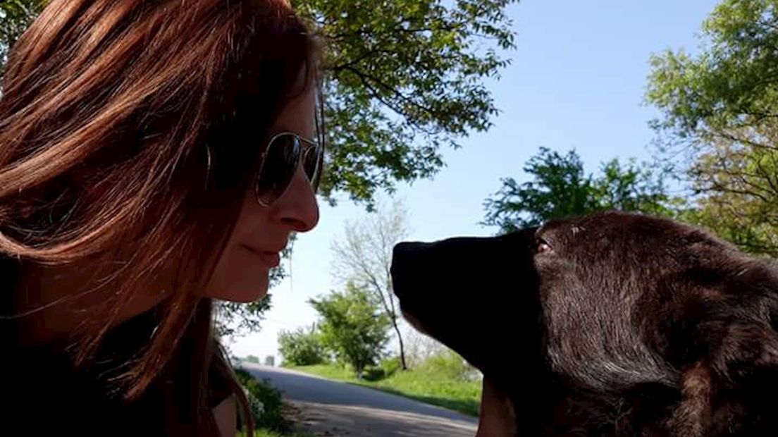 Merlyn uit Hengelo is in Roemenië gaan wonen om zwerfhonden te helpen