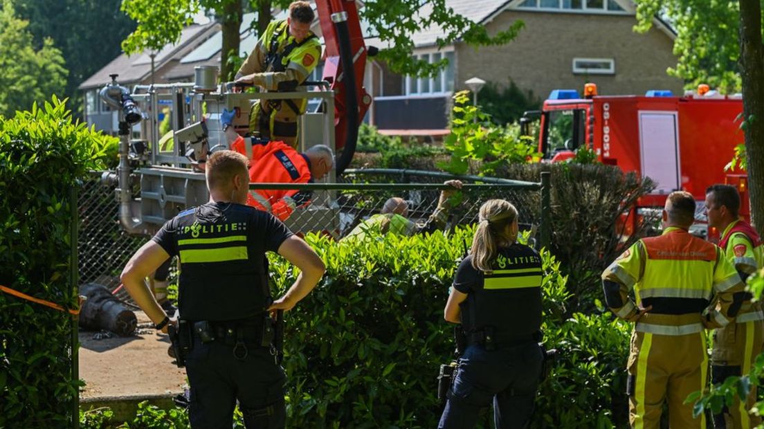 Hulpdiensten bij de put in Heilig Landstichting.