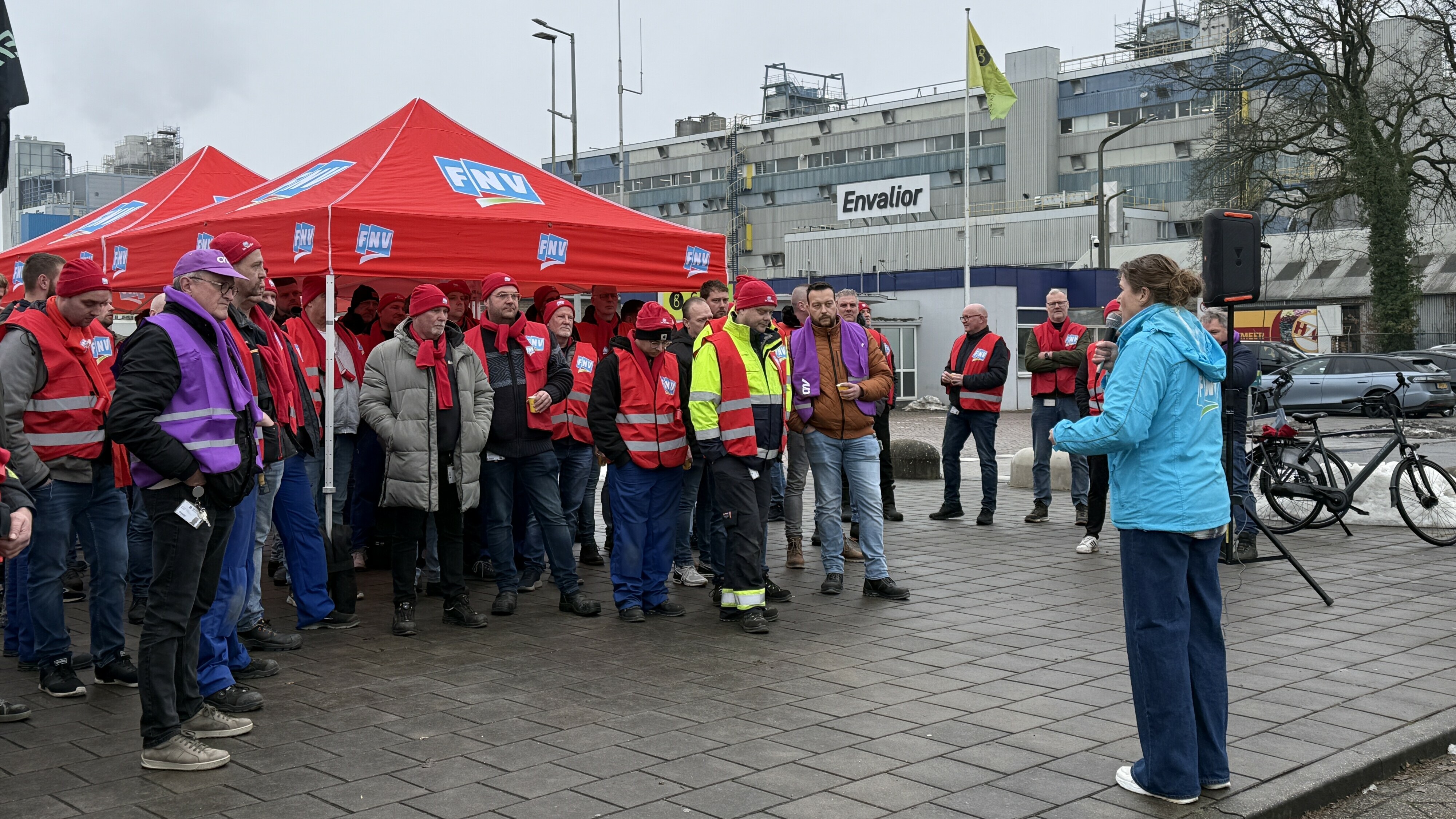 Staking bij Envalior voor betere cao en loonsverhoging: 'Word er niet vrolijk van'