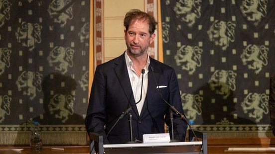 'Directeur Robert van Langh wil aan het werk en sleept Drents Museum voor de rechter' Nieuws