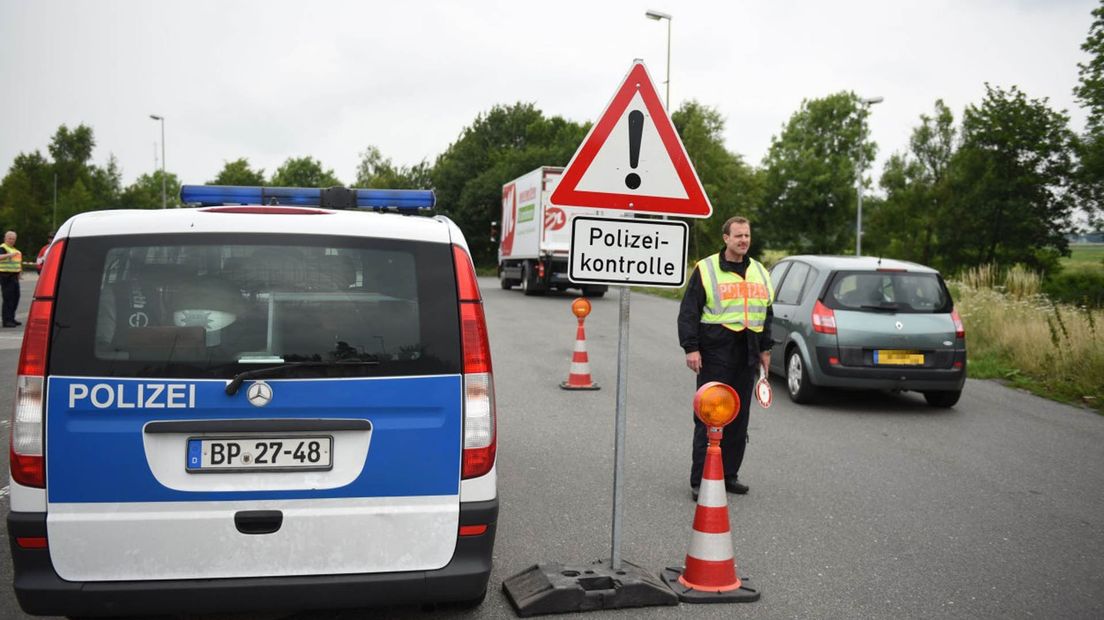 Een eerdere grenscontrole door de Duitse politie, bij Bad Nieuweschans