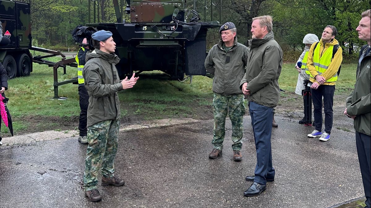 'We moeten ons tot aan de tanden toe bewapenen', zegt koning op Vredepeel