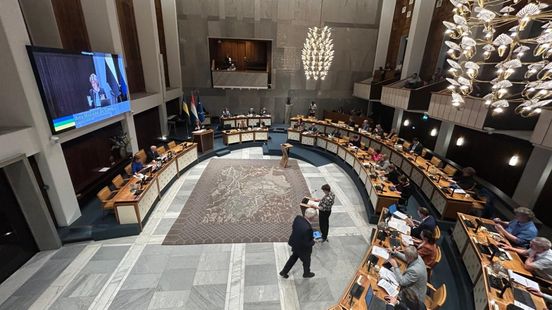 Grote zorgen provincie over bomvol stroomnet: ruim 100.000 woningen op de tocht